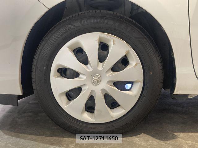 Toyota AQUA 2014-02 7057407-8