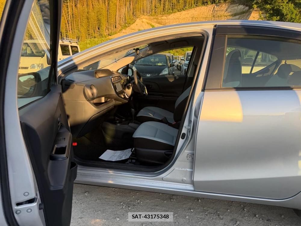 Toyota AQUA 2018 6714479-10