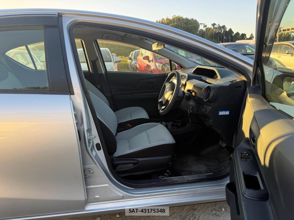 Toyota AQUA 2018 6714479-11