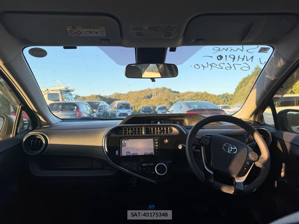Toyota AQUA 2018 6714479-12