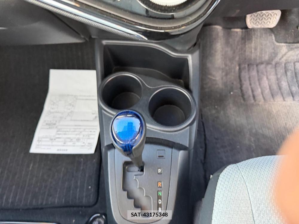 Toyota AQUA 2018 6714479-17