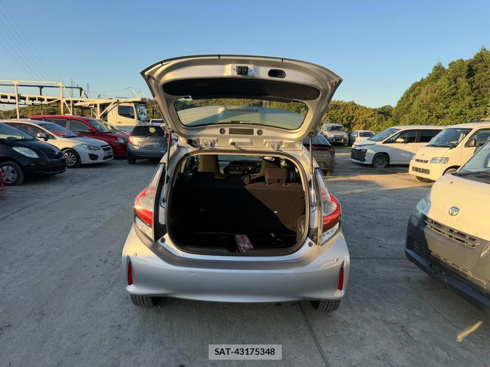 Toyota AQUA 2018 6714479-23