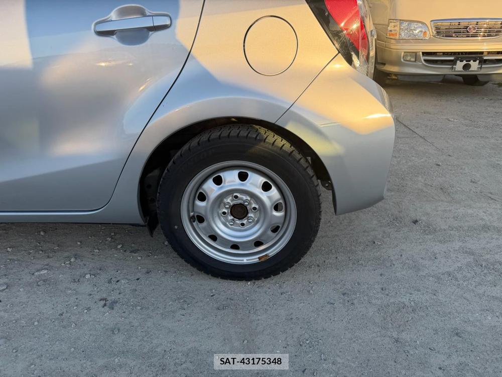 Toyota AQUA 2018 6714479-27