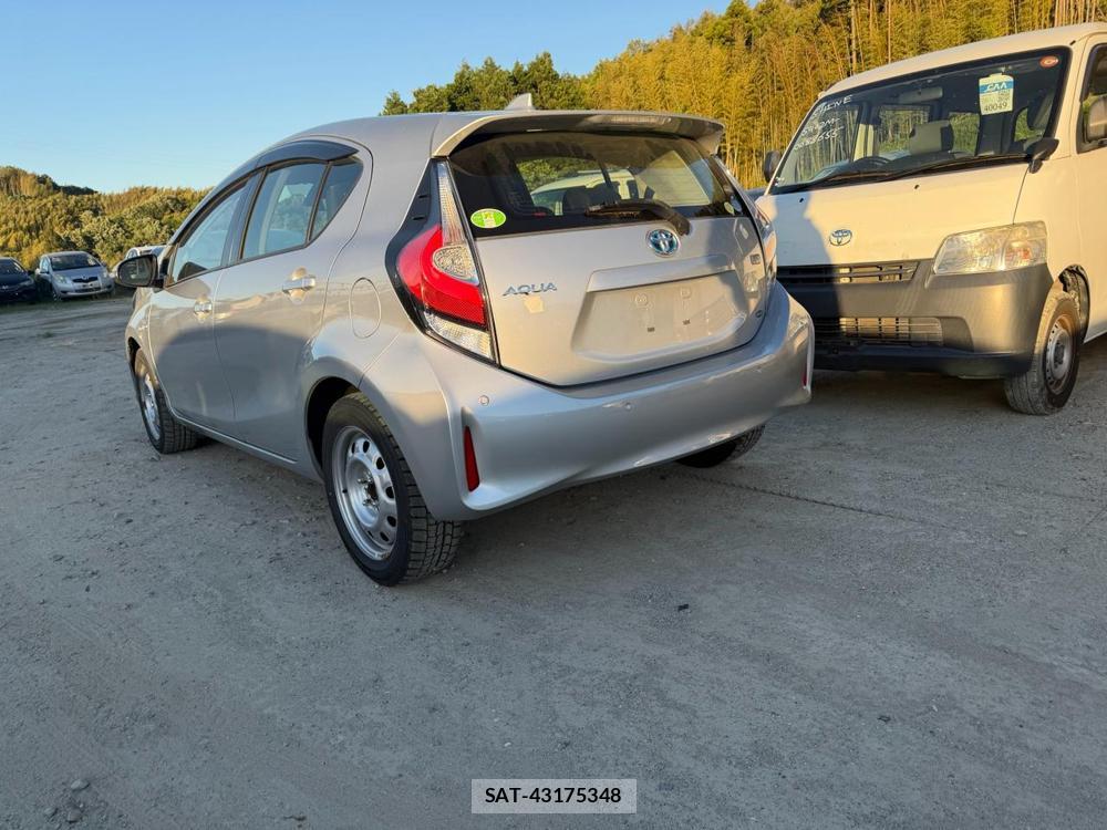 Toyota AQUA 2018 6714479-2