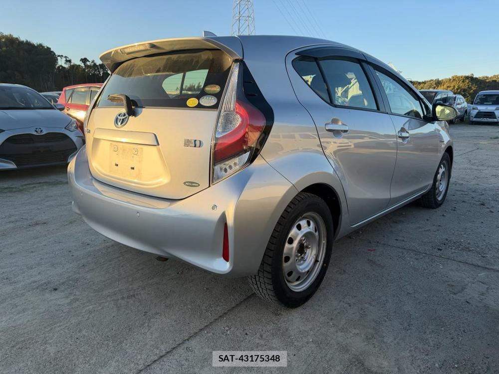 Toyota AQUA 2018 6714479-4