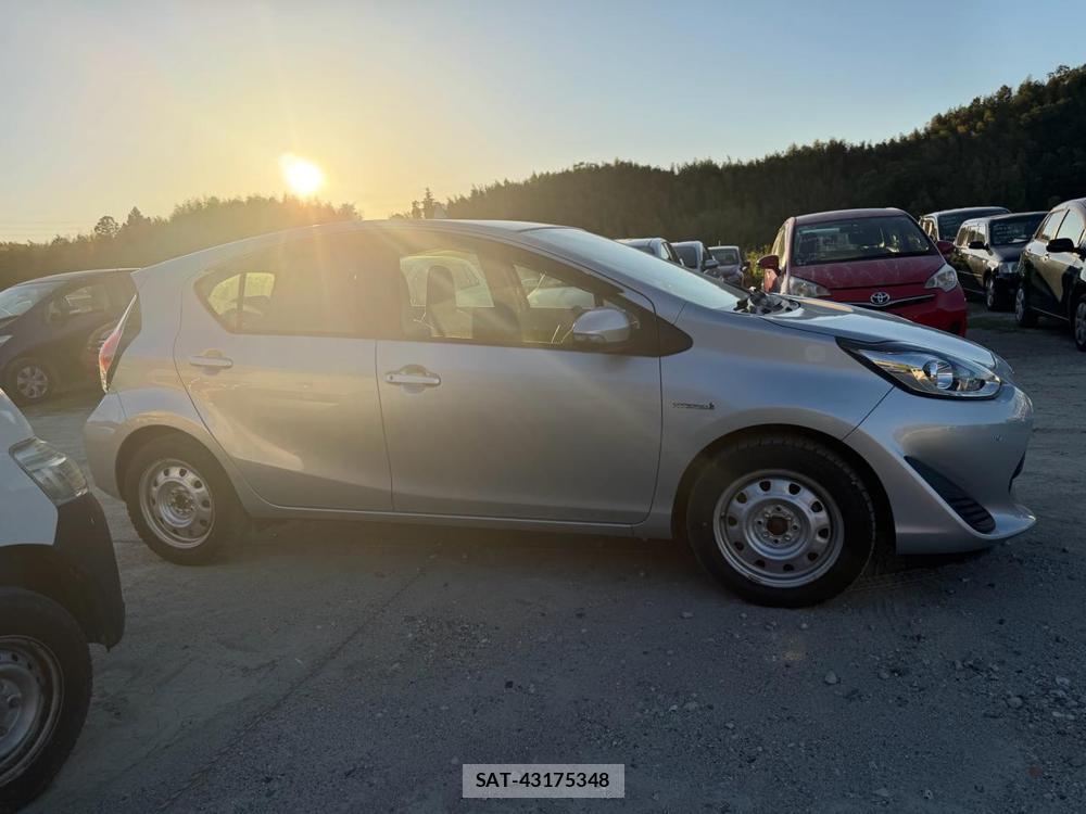 Toyota AQUA 2018 6714479-5