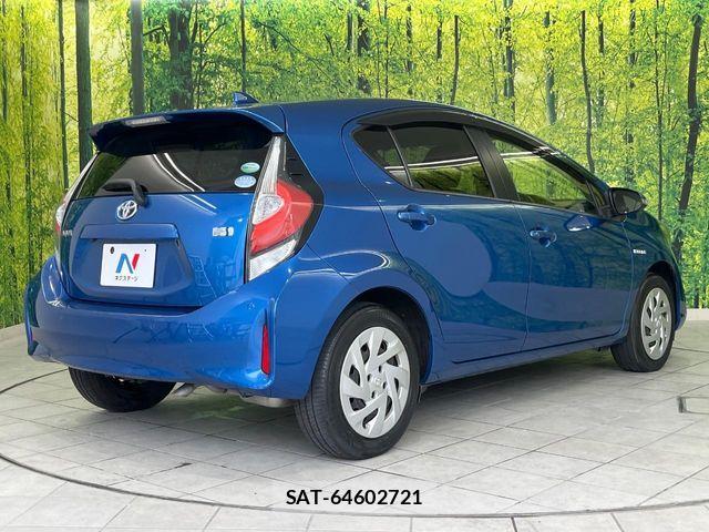 Toyota AQUA 2019-05 7214819-16