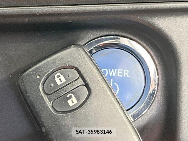 Toyota AQUA 2016-06 7214765-6
