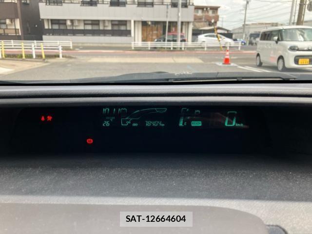 Toyota AQUA 2013-01 7214694-23
