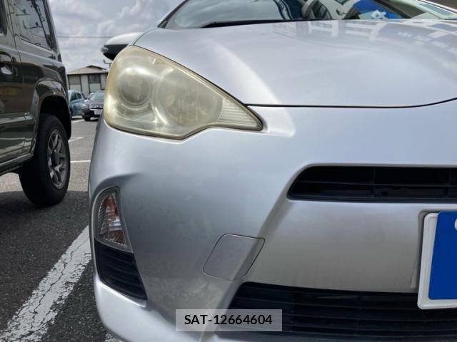Toyota AQUA 2013-01 7214694-4