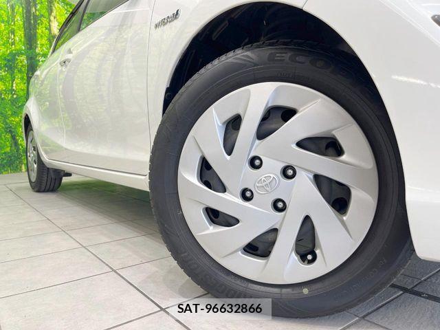 Toyota AQUA 2017-07 7214785-12