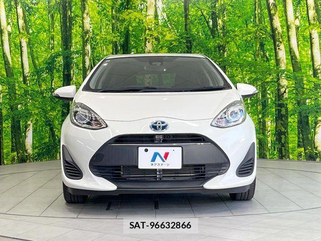 Toyota AQUA 2017-07 7214785-13