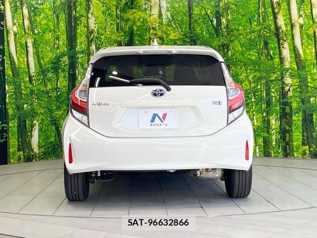 Toyota AQUA 2017-07 7214785-14