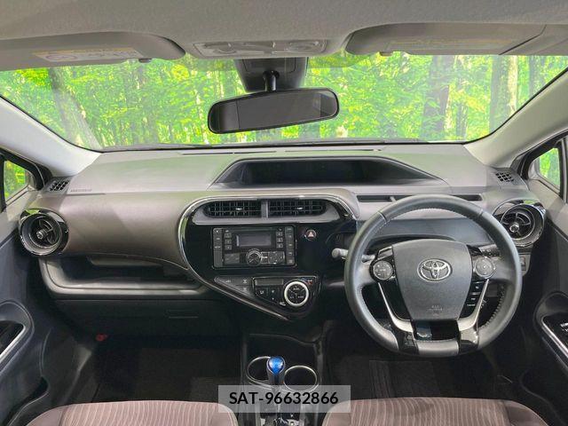 Toyota AQUA 2017-07 7214785-1