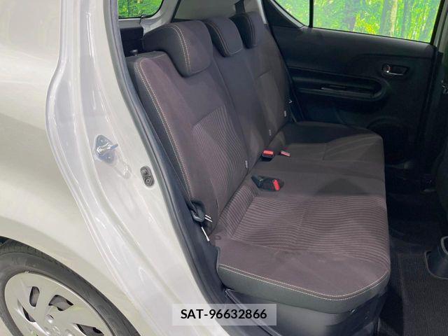 Toyota AQUA 2017-07 7214785-8