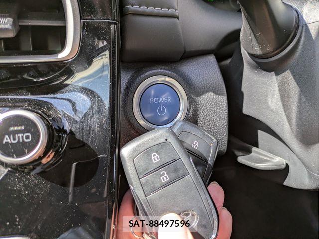 Toyota AQUA 2022-01 7214864-13