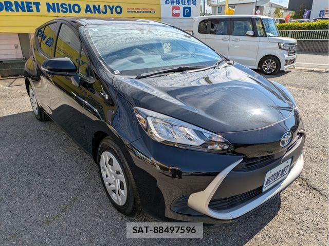 Toyota AQUA 2022-01 7214864-16