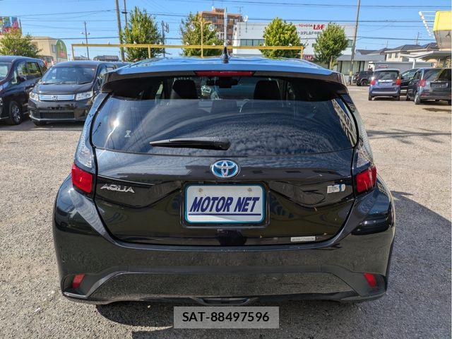 Toyota AQUA 2022-01 7214864-18