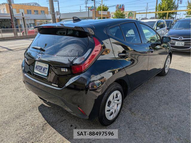 Toyota AQUA 2022-01 7214864-1