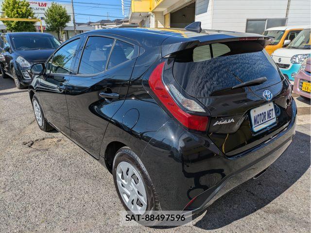 Toyota AQUA 2022-01 7214864-19