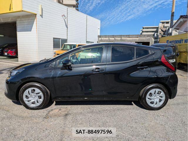 Toyota AQUA 2022-01 7214864-20