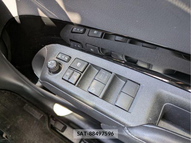 Toyota AQUA 2022-01 7214864-28