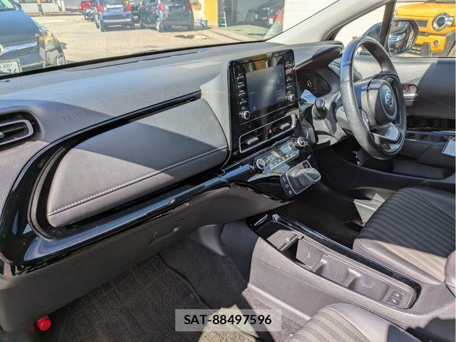 Toyota AQUA 2022-01 7214864-2