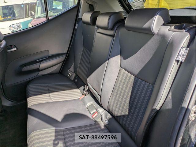 Toyota AQUA 2022-01 7214864-4