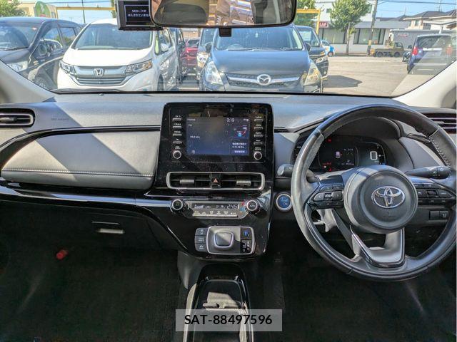 Toyota AQUA 2022-01 7214864-8