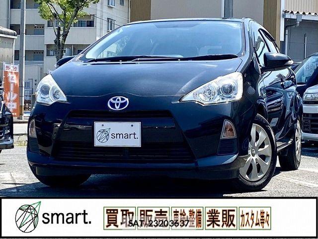 Toyota AQUA 2014-03 7214718-0
