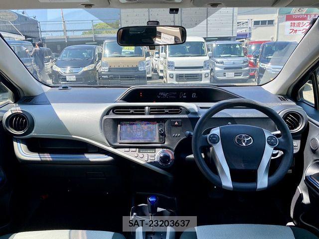 Toyota AQUA 2014-03 7214718-9