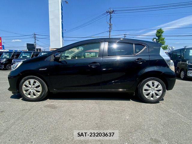 Toyota AQUA 2014-03 7214718-4