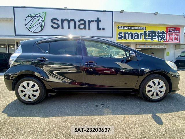 Toyota AQUA 2014-03 7214718-5