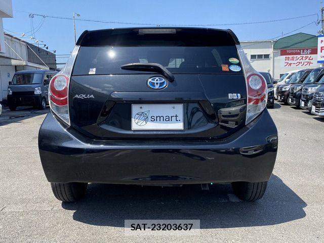 Toyota AQUA 2014-03 7214718-7