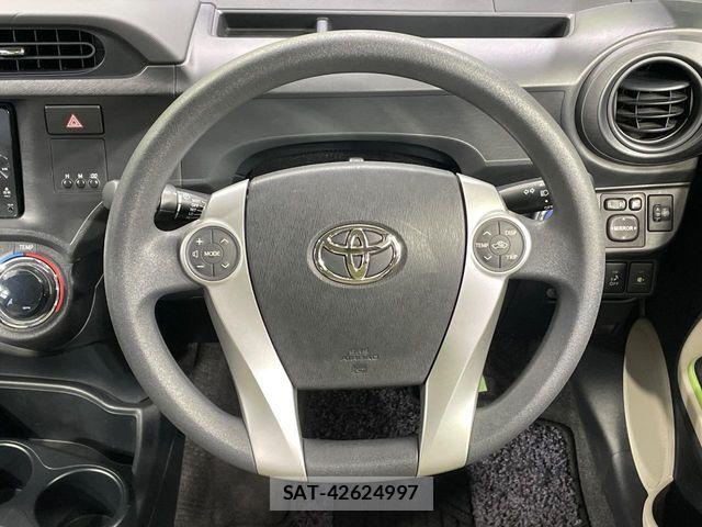 Toyota AQUA 2012-03 7214670-10