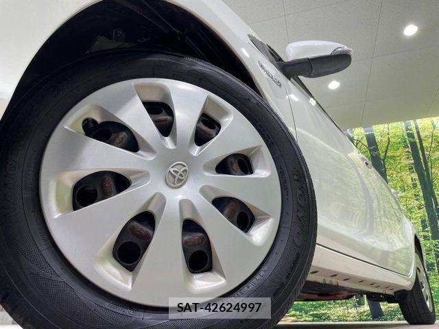 Toyota AQUA 2012-03 7214670-12