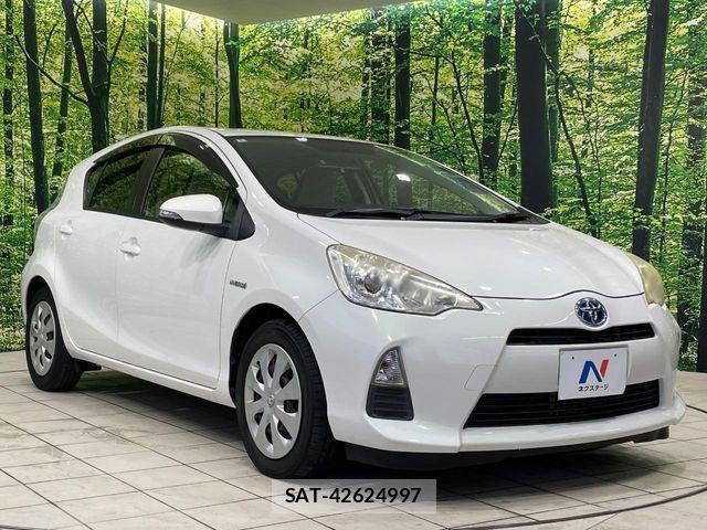 Toyota AQUA 2012-03 7214670-15
