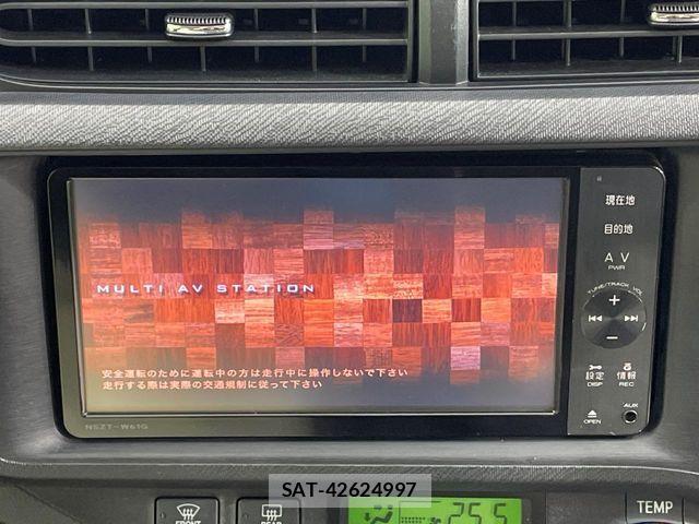 Toyota AQUA 2012-03 7214670-2