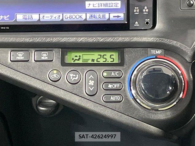 Toyota AQUA 2012-03 7214670-5