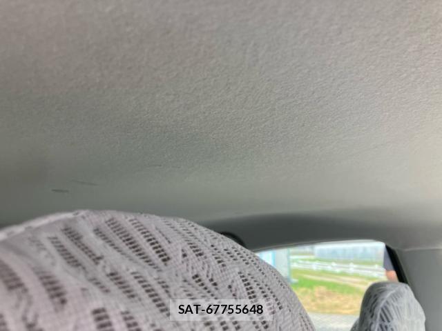 Toyota AQUA 2012-05 7214687-11