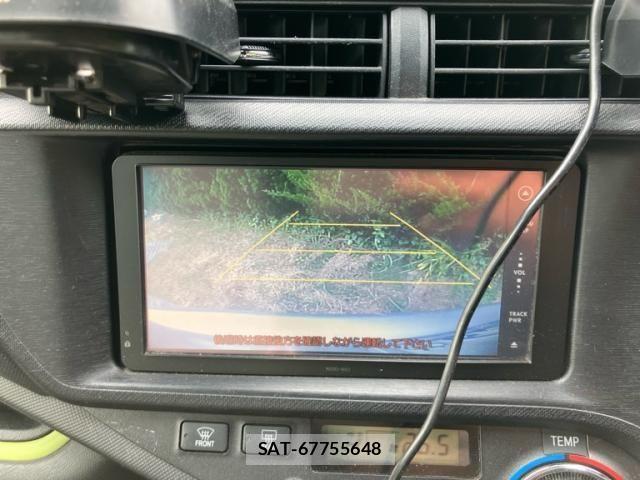 Toyota AQUA 2012-05 7214687-15