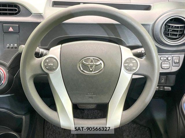 Toyota AQUA 2013-06 7214695-10