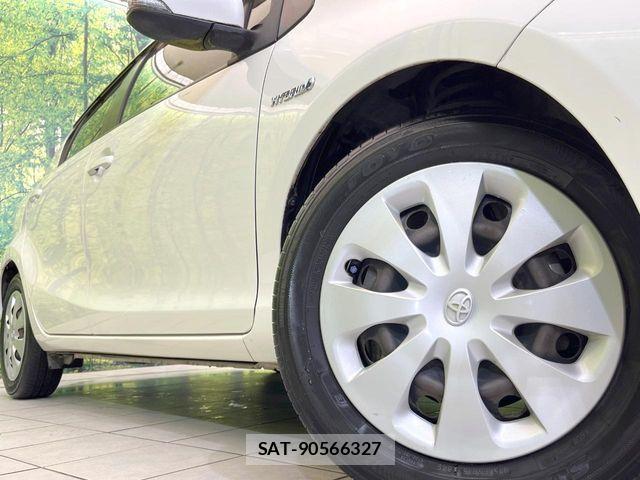 Toyota AQUA 2013-06 7214695-12