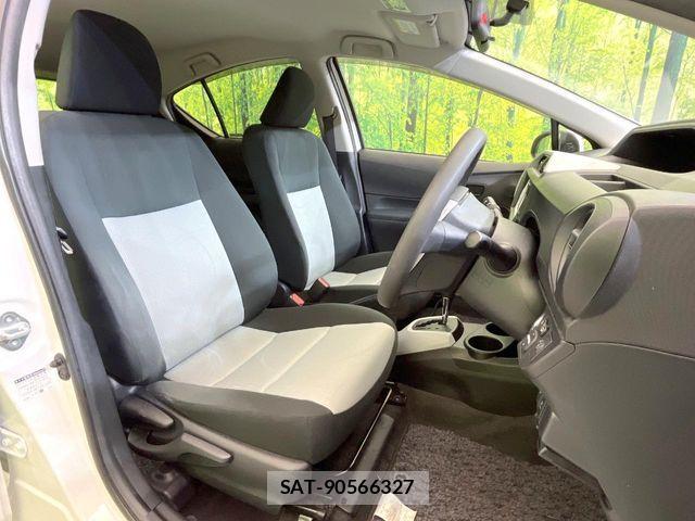 Toyota AQUA 2013-06 7214695-7