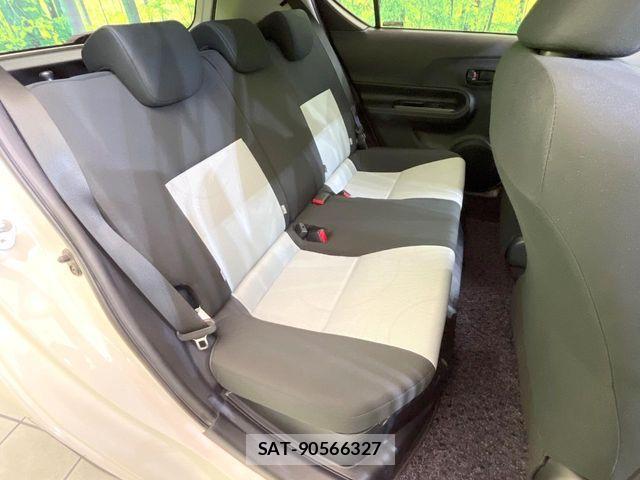 Toyota AQUA 2013-06 7214695-8