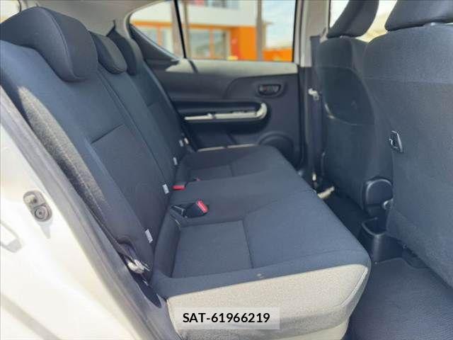 Toyota AQUA 2018-07 7214803-18