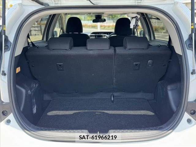Toyota AQUA 2018-07 7214803-19