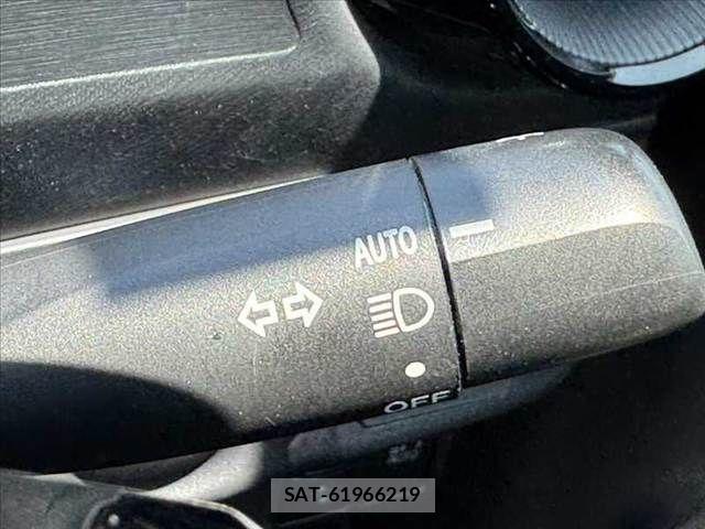 Toyota AQUA 2018-07 7214803-24
