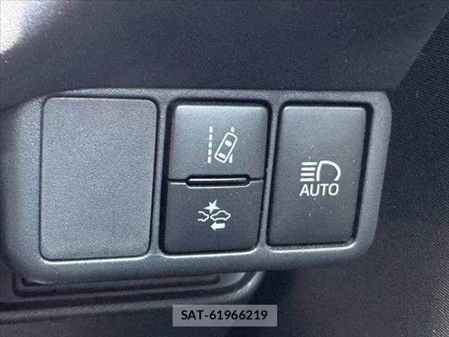 Toyota AQUA 2018-07 7214803-6