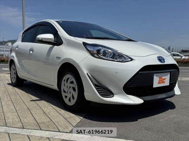 Toyota AQUA 2018-07 7214803-7